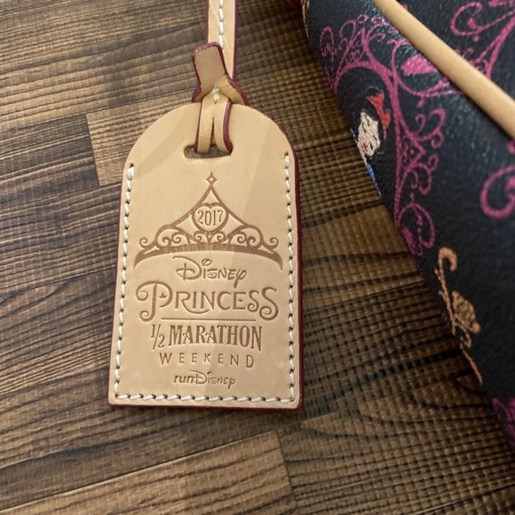 Disney Dooney and Bourke 1/2 Princess Marathon 2017 Purse NWT - Picture 2 of 7